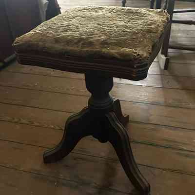 Stool, Piano