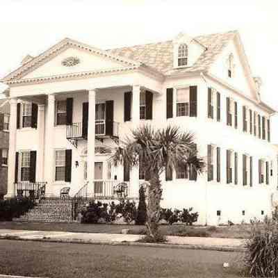 Home on Battery Boulevard [36 Murray Boulevard, Archibald Baker Jr. House]