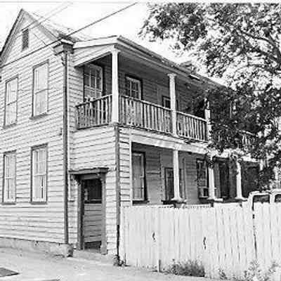 52 America Street