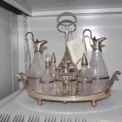 Stand, Cruet