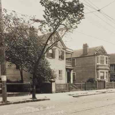 East Side of Rutledge Avenue Between Spring and Bogard Streets