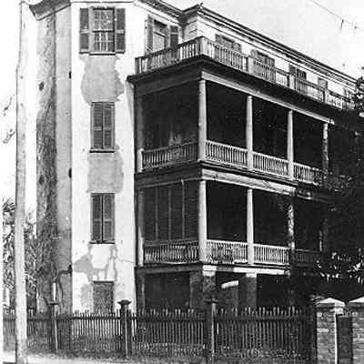 89 Warren Street (Chancellor Benjamin Faneuil Dunkin House)