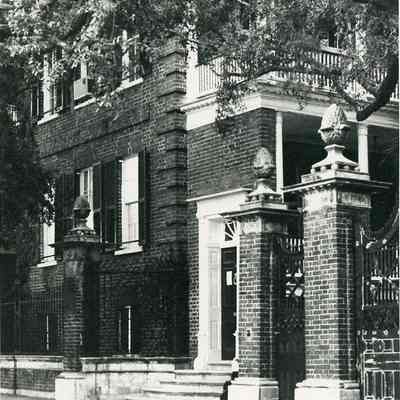 Simmons-Edwards House (14 Legare Street)