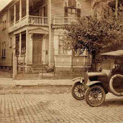 208 Calhoun Street, ca. 1918-1920