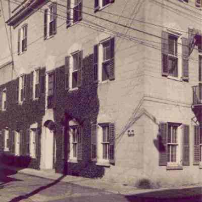 2 Bedon's Alley (Humphrey Sommers' Tenement)