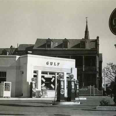 Gulf Station, 1937: Northeast Corner of Meeting and Calhoun Streets