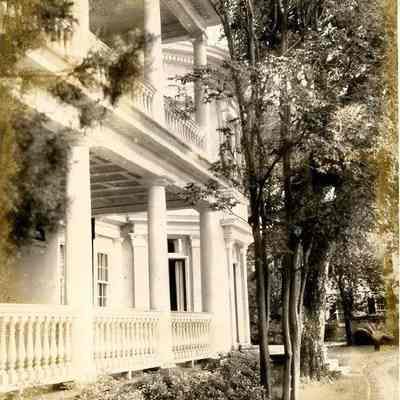 Piazza, 119 Broad Street (Morton Waring House)