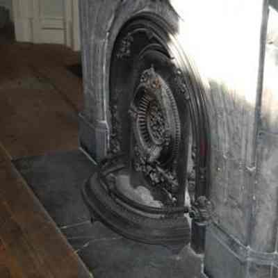Cast Iron Fire Grate and Fender