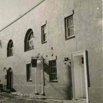 4 Gillon Street