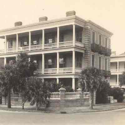 1 East Battery (Louis DeSaussure House)