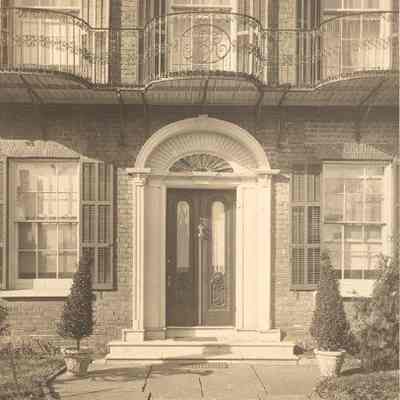Nathaniel Russell House, East Elevation: Doorway