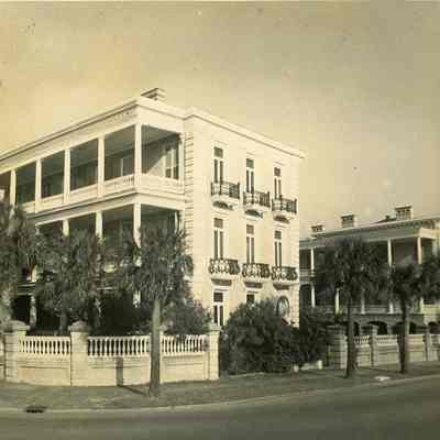 1 East Battery (Louis DeSaussure House)