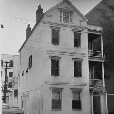 69 Wentworth Street