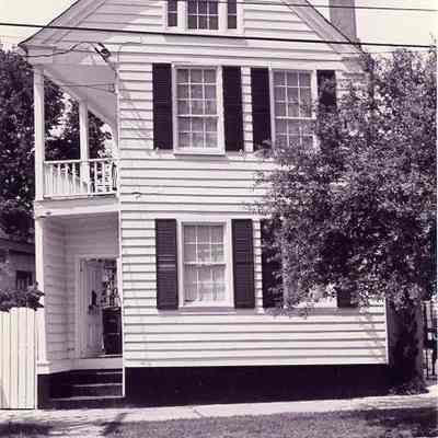 4 Elizabeth Street