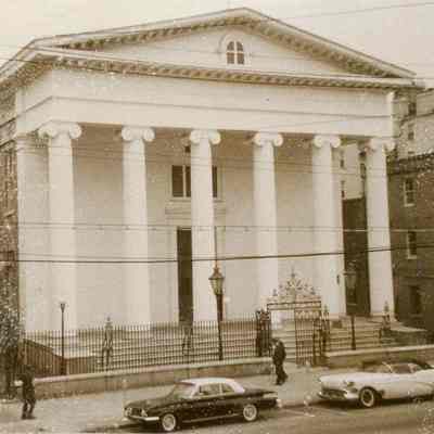 Hibernian Hall (105 Meeting Street)