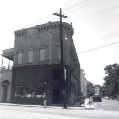 309 East Bay Street [39 Laurens Street]