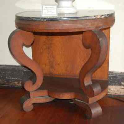 Demi-Lune Pier Table W. Marble Top