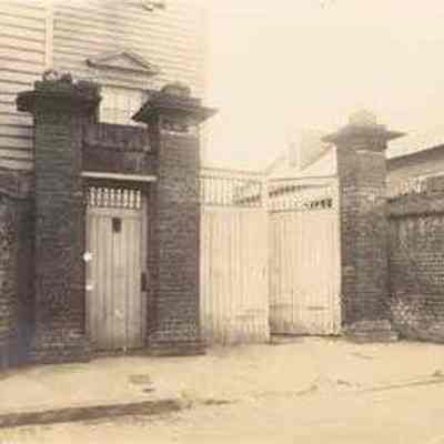 3 Church Street gates
