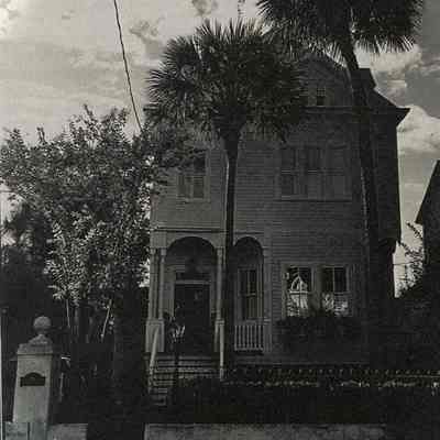 43 South Battery (Winborn Wallace Lawton House a/k/a Lawton Dairy)