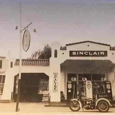Sinclair Filling Station