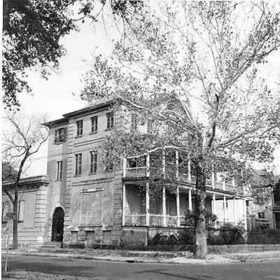 Aiken-Rhett House (48 Elizabeth Street)