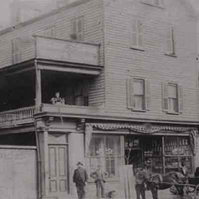 H. Nolte Grocer [store] (26 Vanderhorst Street)