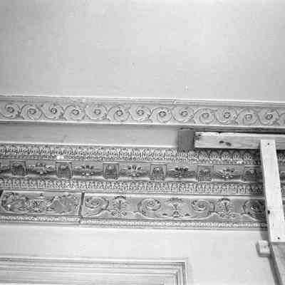 Crown Molding and Carved Window Paneling, Sword Gate House (32 Legare Street)