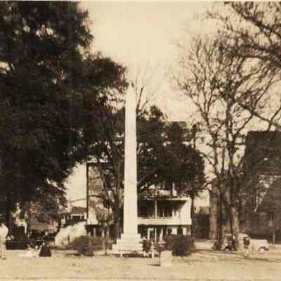 Wade Hampton Monument (and 334 Meeting Street)