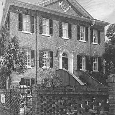 6 Glebe Street (St. Philip's Parsonage House/Bishop Robert Smith House)