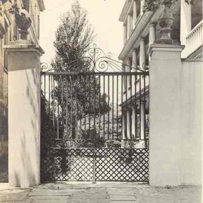 47 East Bay Street (Anne Boone House) Gate