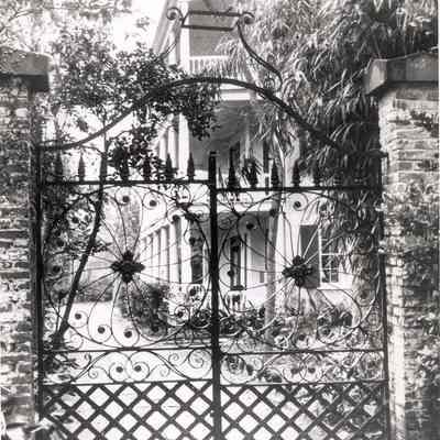 Robert T. Chisolm House and Gate (23 Legare Street)