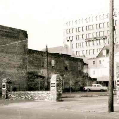 131-133 East Bay Street and Vicinity