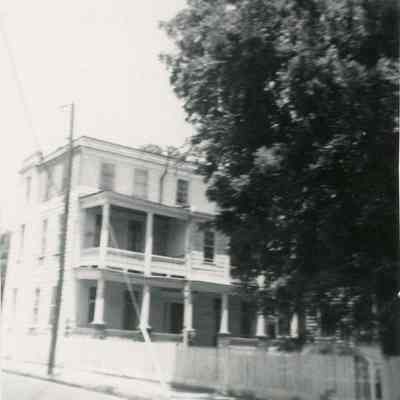 52 Laurens Street
