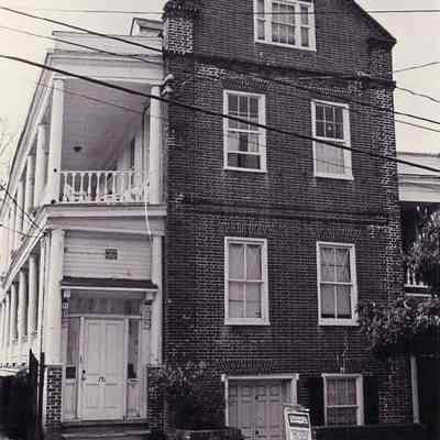 151 Coming Street (Henry Oetjen House)