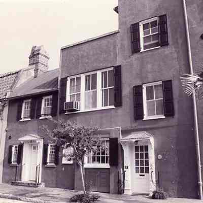 17 Chalmers (Pink House) / 17½ Chalmers Street: Origsize: 4x6; Origformat: Print-Photographic; Resolution: 96 dpi