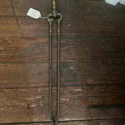 Tongs, Fireplace