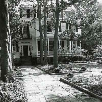 Sword Gate House (32 Legare Street)