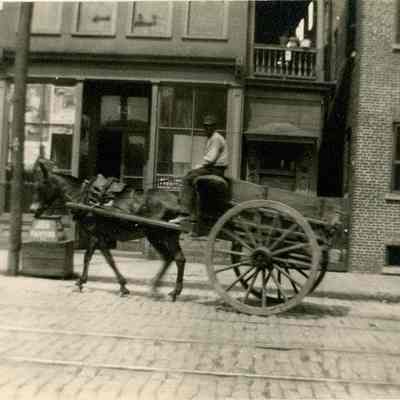 Mule-Drawn Cart on Meeting Street [121 Meeting Street]