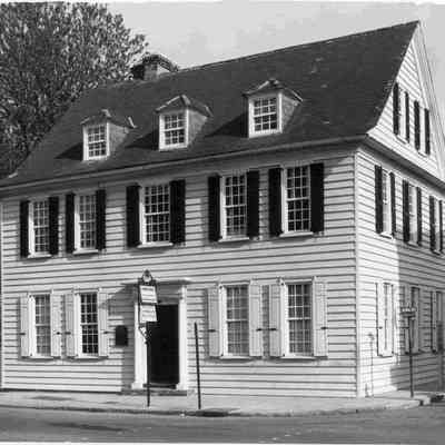 106 Broad Street (John Lining House)