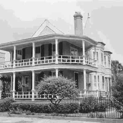 2 Atlantic Street (May and Leila Waring House)