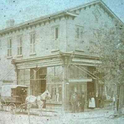 Eggert Heinsohn’s Grocery (129 Broad Street)