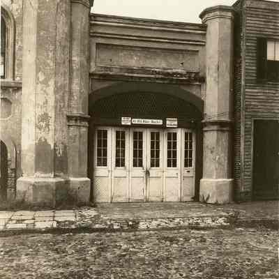 Old Slave Market For Rent