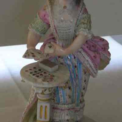 Figurine