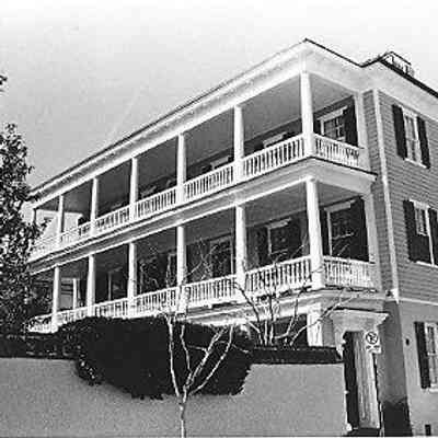 11 Water Street (McCully Righton House)