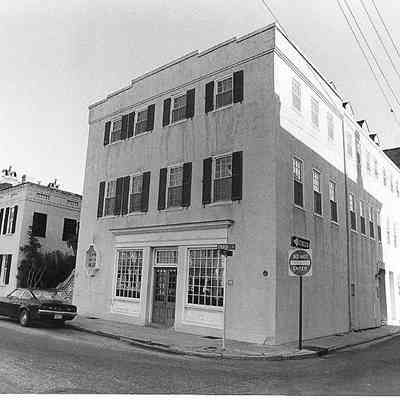 102 Church Street / 38 Elliott Street