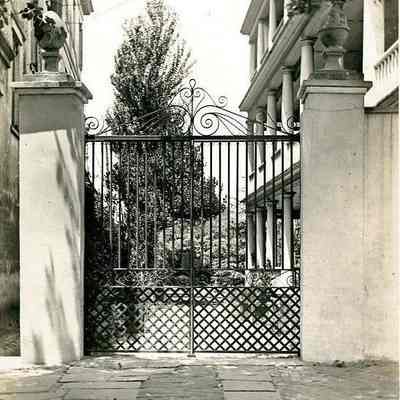 Gate, 47 East Bay Street (Anne Boone House)