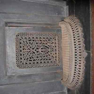 Cast Iron Fire Grate and Fender