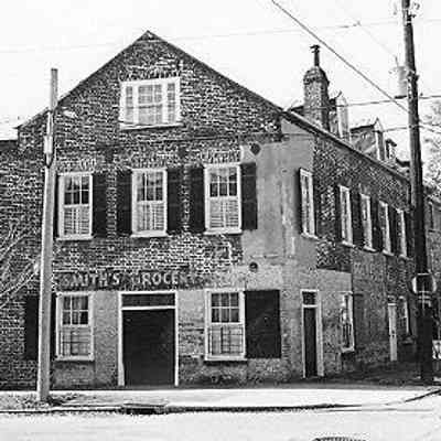 19 Elizabeth Street (Henry Bulwinkle Grocery)