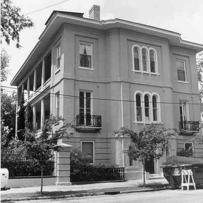 11 Meeting Street