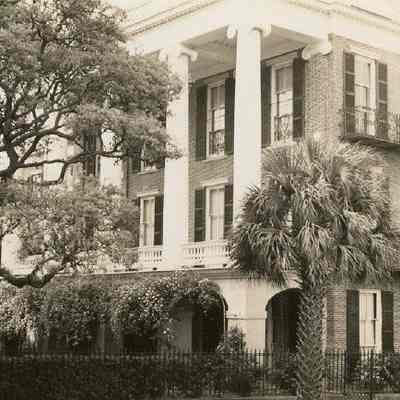 Home on Battery Boulevard [9 East Battery, Robert William Roper House]